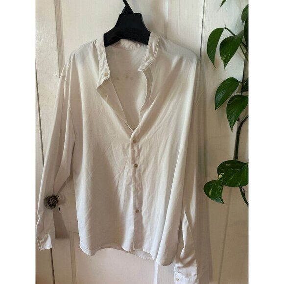 White Button-Up Shirt with Collar Detail - Picture 2 of 8